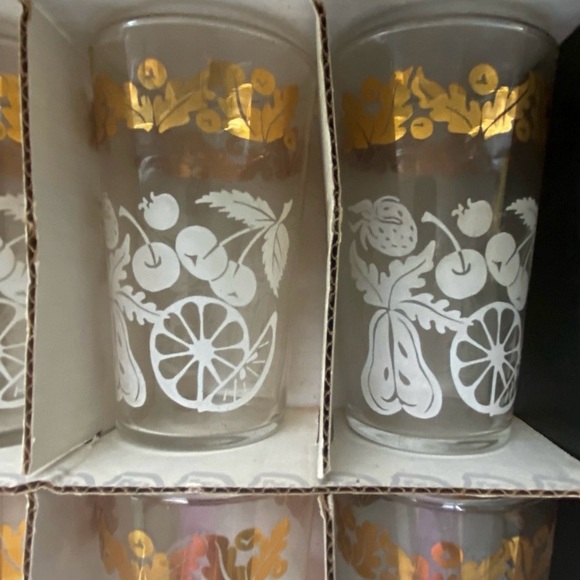 8 Vintage Federal Drinkware Glasses New in Box White Fruit Gold Leaf Design - Picture 12 of 12